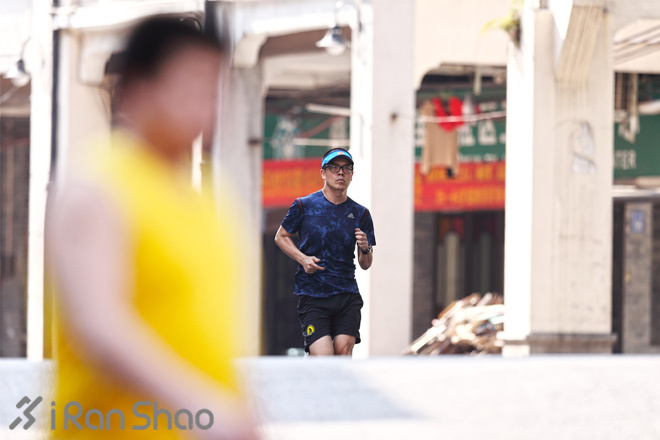 用跑步，回归正常的生活—跑者星爷