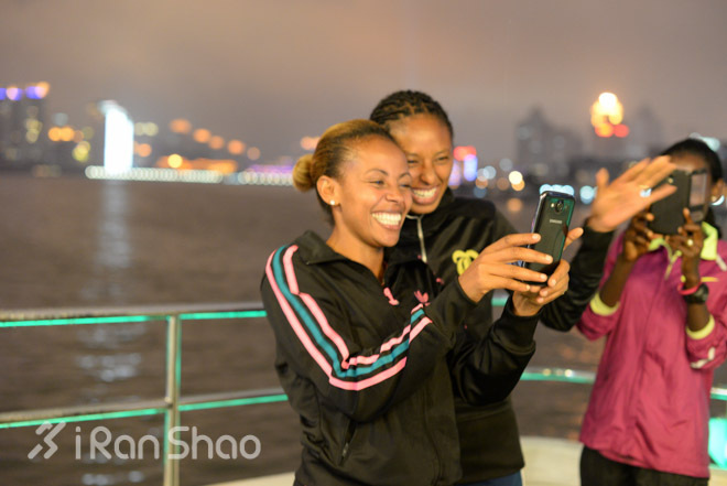 跑马多年，这是最接近冠军的一刻——上马赛前运动员联欢会掠影