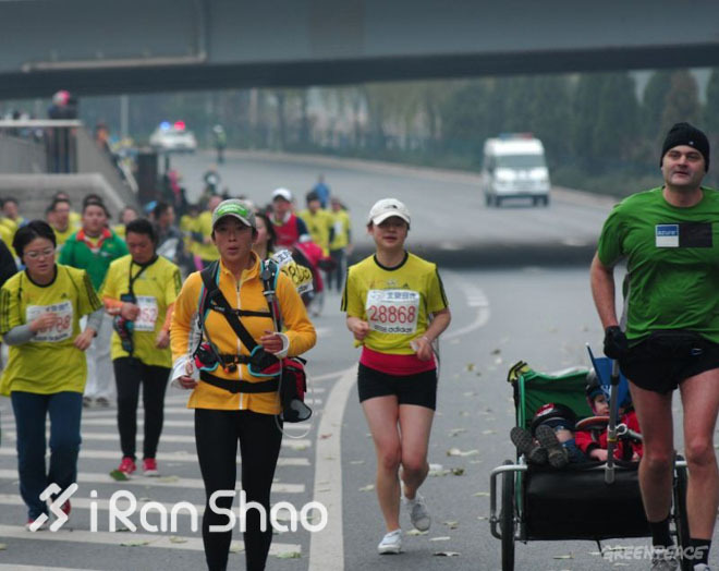 ​面对雾霾，我们还能愉快地跑步么？