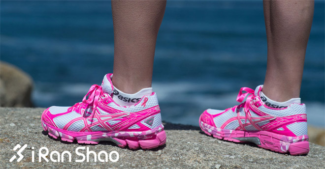 奔跑的粉红十月—融合时尚与慈善的马拉松慢跑鞋