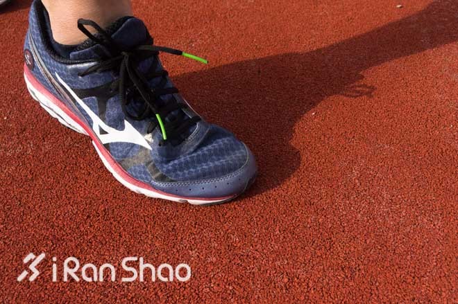 进击的“全民跑鞋”—Mizuno美津浓Wave Rider 17深度评测