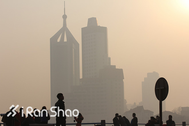 ​面对雾霾，我们还能愉快地跑步么？
