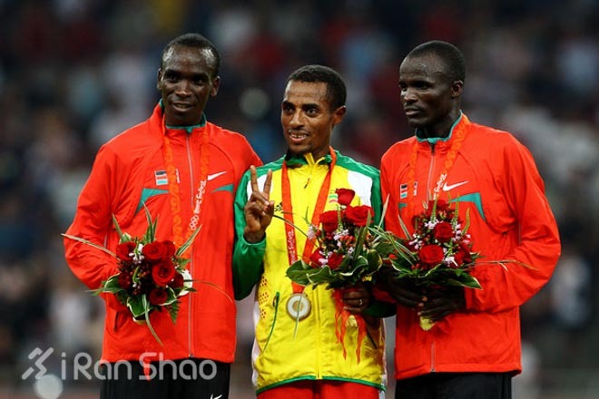 一个“新秀”一个“女王”——2014芝加哥马拉松男女冠军背后的故事