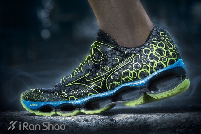 蜂巢来袭—仿生学与跑鞋科技