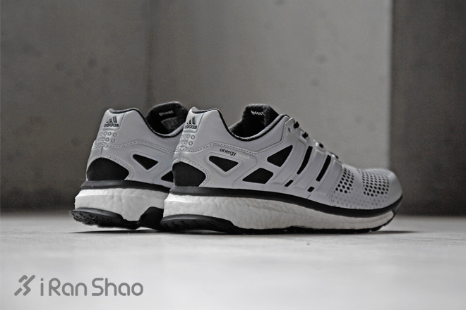 光与影的故事—adidas 推出Energy Boost Glow Zone 全反光夜光跑鞋