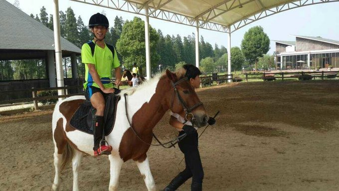 南北湖山地越野赛喜获个人第一，其他队员均收获奖牌