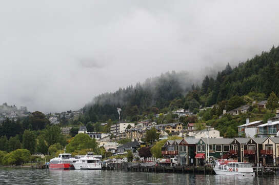 边旅行边运动在世界“最美的跑道”上奔跑