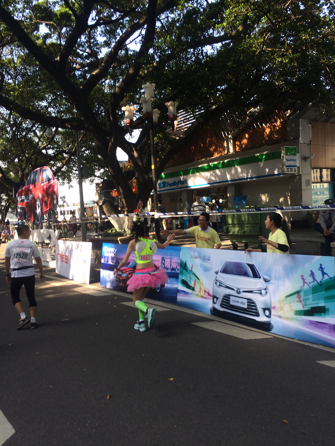 热....就是无止境的热。这是对于今年广马全程跑完之后的最大感想。我的PB马(跑崩)玩赛记录。