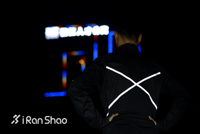 ​什么样的跑步风衣能让你舍得离开冬日里温暖的被窝