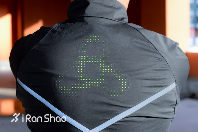 ​什么样的跑步风衣能让你舍得离开冬日里温暖的被窝