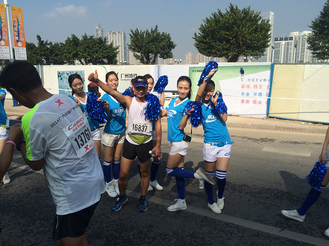 热....就是无止境的热。这是对于今年广马全程跑完之后的最大感想。我的PB马(跑崩)玩赛记录。