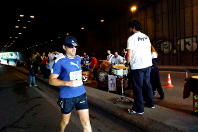 有一种泪流满面的坚持， 就在那雅典马拉松42.195公里