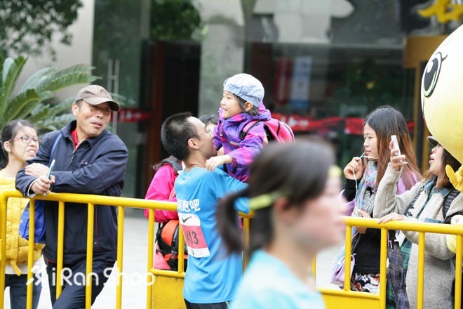 用奔跑感动一座城—全景上马8小时