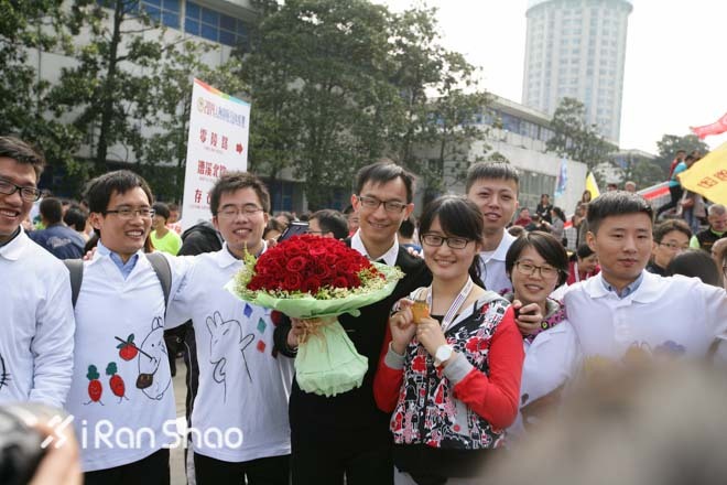 用奔跑感动一座城—全景上马8小时
