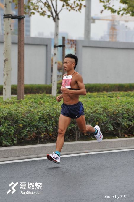 ​2小时34分，完美PB上海马拉松