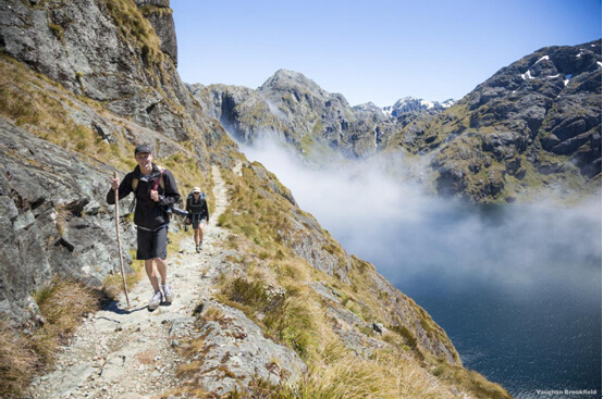 边旅行边运动在世界“最美的跑道”上奔跑