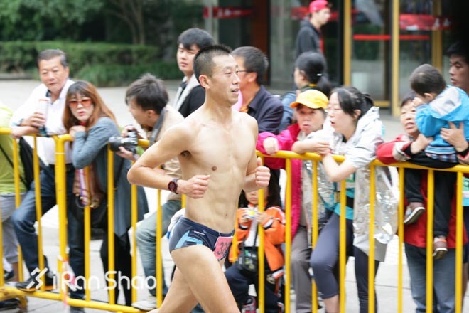 用奔跑感动一座城—全景上马8小时