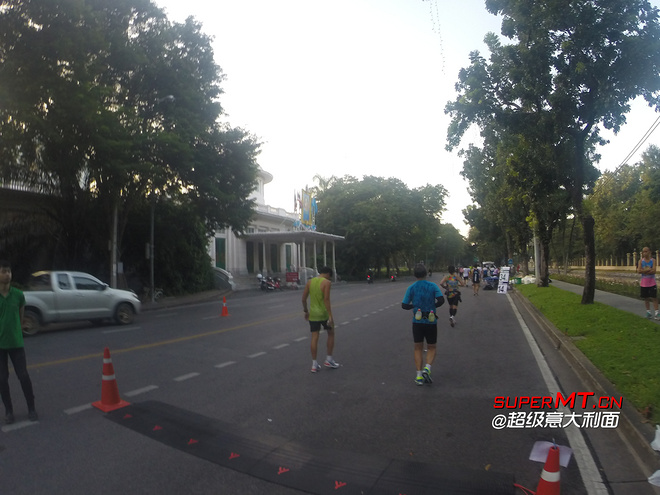 送给自己的生日礼物-2014渣打曼谷马拉松之旅