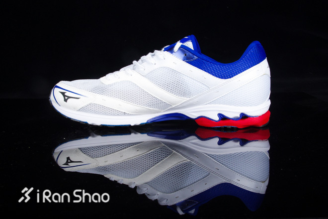 ​低调的加速引擎—Mizuno美津浓WAVE SPACER DYNA WIDE开箱评测