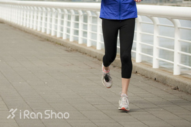 膝盖健康拉警报 你是这样跑步的吗？