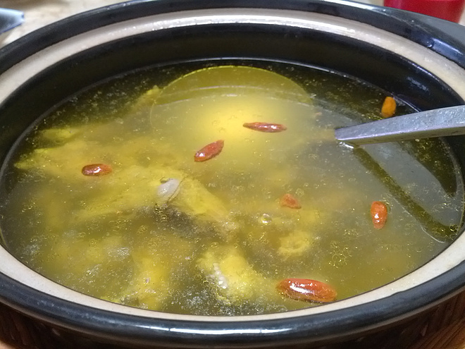 一场半马，八碗鸡汤