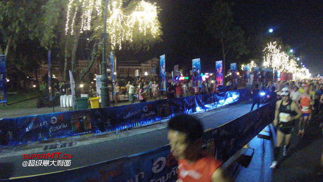 送给自己的生日礼物-2014渣打曼谷马拉松之旅