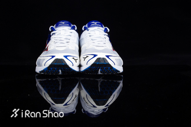 ​低调的加速引擎—Mizuno美津浓WAVE SPACER DYNA WIDE开箱评测