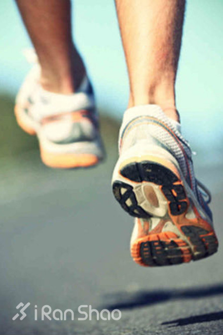 膝盖健康拉警报 你是这样跑步的吗？