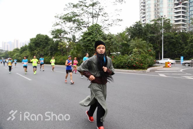 深圳放韧跑，马拉松“嘉年华”
