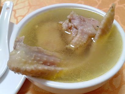 一场半马，八碗鸡汤