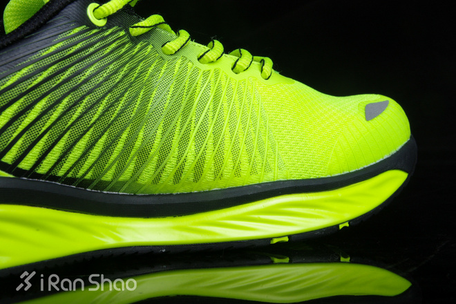 开箱 | 陆地巡洋舰——特步双向控震科技缓震跑鞋