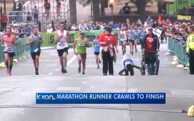 拒绝了上轮椅退赛，Hyvon Ngetich选择一步步爬完最后这段马拉松