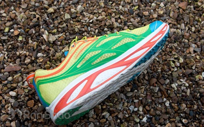 HOKA One One Huaka 跑鞋 跑在棉花糖上