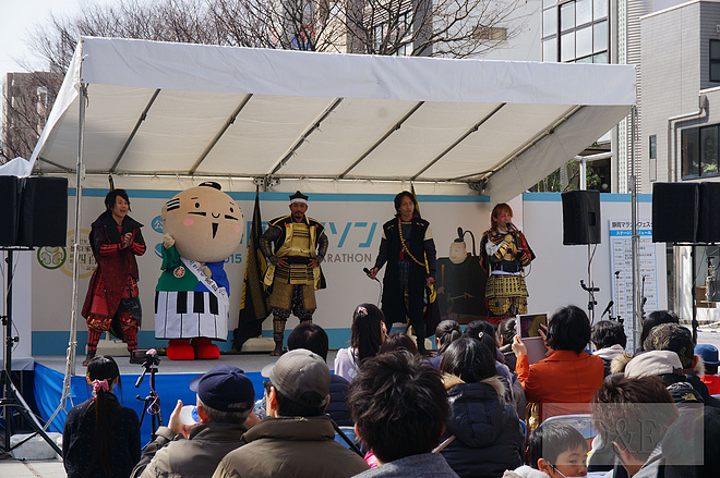 三丫头霓虹国跑马记－跑马篇