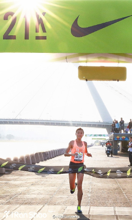 台北 | 更美也更赞  2015 NIKE 台北女子半程马拉松