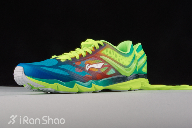 开箱 | 李宁超轻12代轻翼跑鞋的升级进化