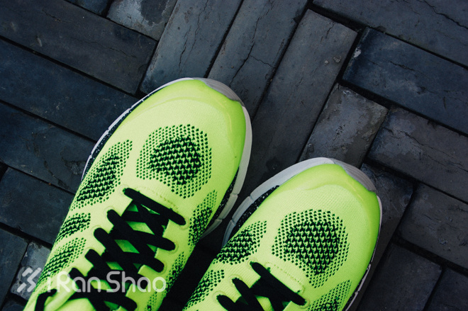 开箱 | 必迈 001：一双极佳的 10K 跑鞋？