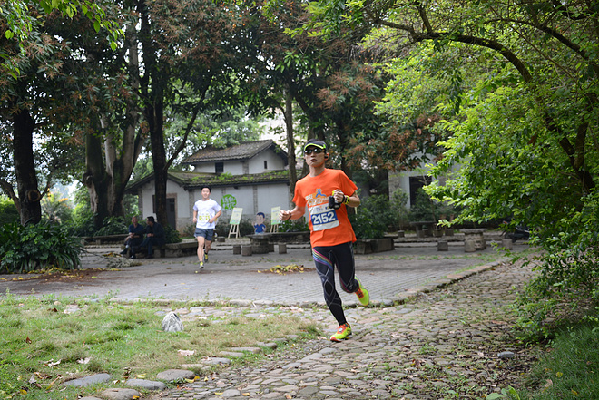 朱子很忙，我也很忙，忙里话闲山村跑