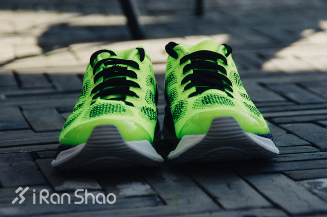 开箱 | 必迈 001：一双极佳的 10K 跑鞋？