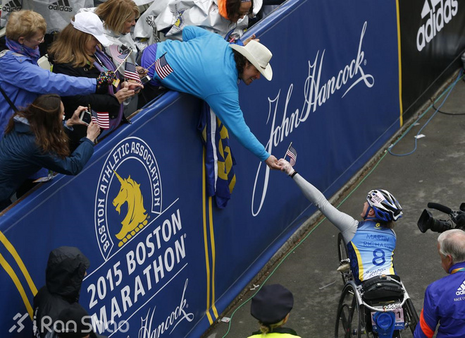 波士顿梦想 | 第119届波士顿马拉松的11个瞬间