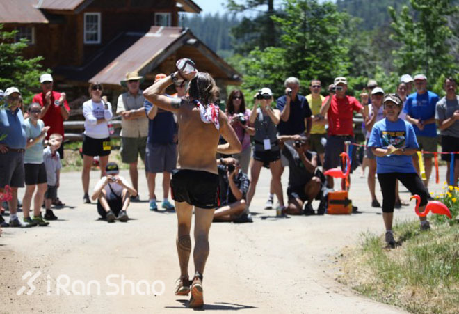 知识 | ​超马跑者的补给与恢复