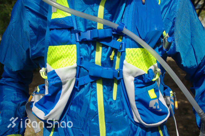 ​评测 | 越野双子星：Nathan VaporCloud & VaporAir 越野水袋背包