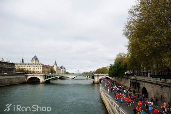 马拉松城纪 | 巴黎马拉松，从热爱到相爱