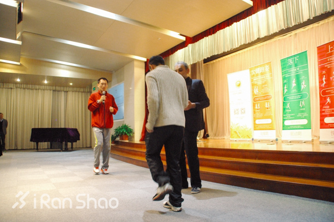 现场 | 该怎么跑？ 听罗曼诺夫博士说姿势跑步法