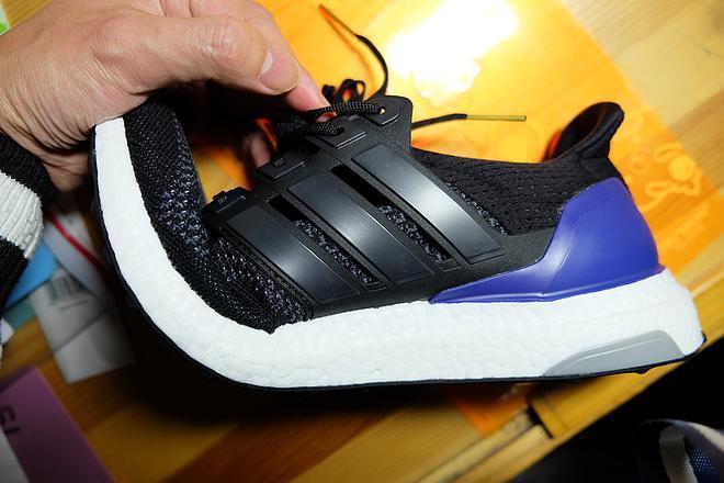 文艺的黑与白 -Adidas Ultra Boost 评测