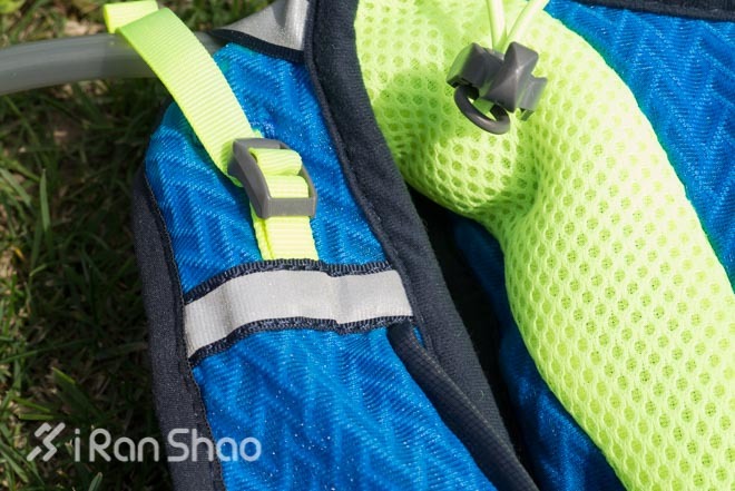 ​评测 | 越野双子星：Nathan VaporCloud & VaporAir 越野水袋背包