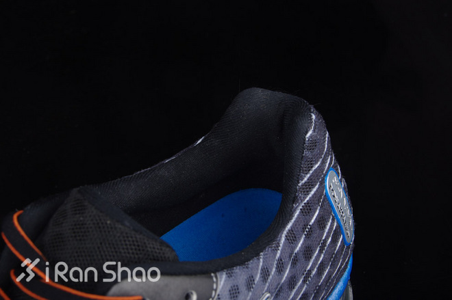 开箱 | Mizuno Wave Prophecy 4：全掌 ∞ 避震胖友福音