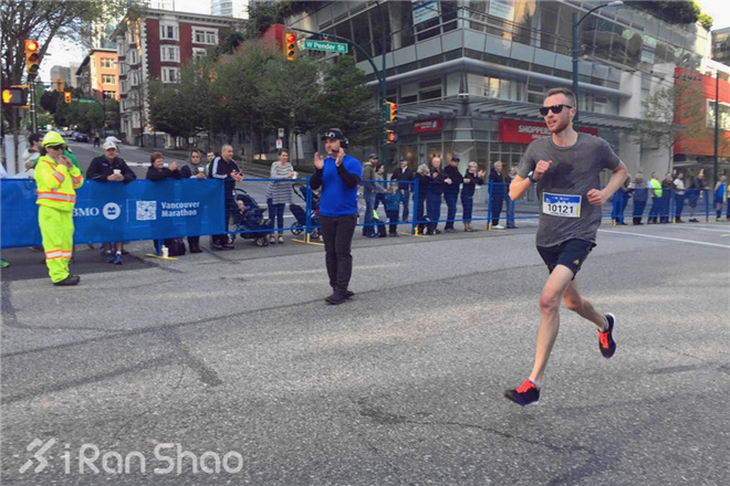 双城纪 | 相比温哥华，大连马拉松差在哪儿？