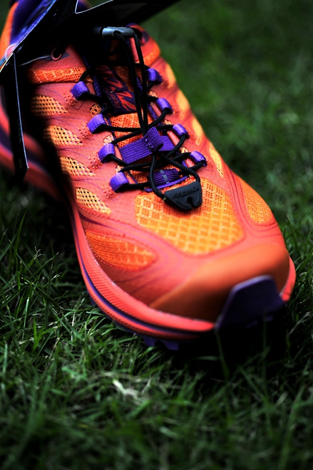 那抹点缀山间的紫与橙——泰尼卡闪电2.0深度测评