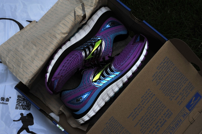 漫步云端 缓震界的劳斯莱斯——Brooks Glycerin 12深度测评